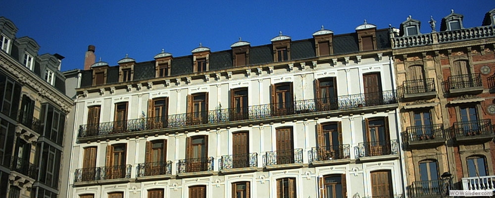 Fachada en Plaza del Castillo
